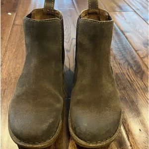 Born Women's Ankle Boots in Brown